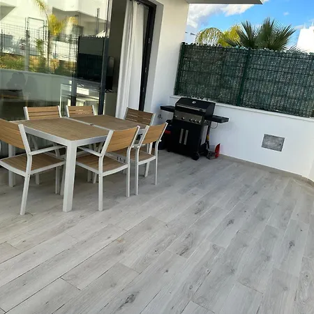 Дом отдыха House Close To With Shared Pool *